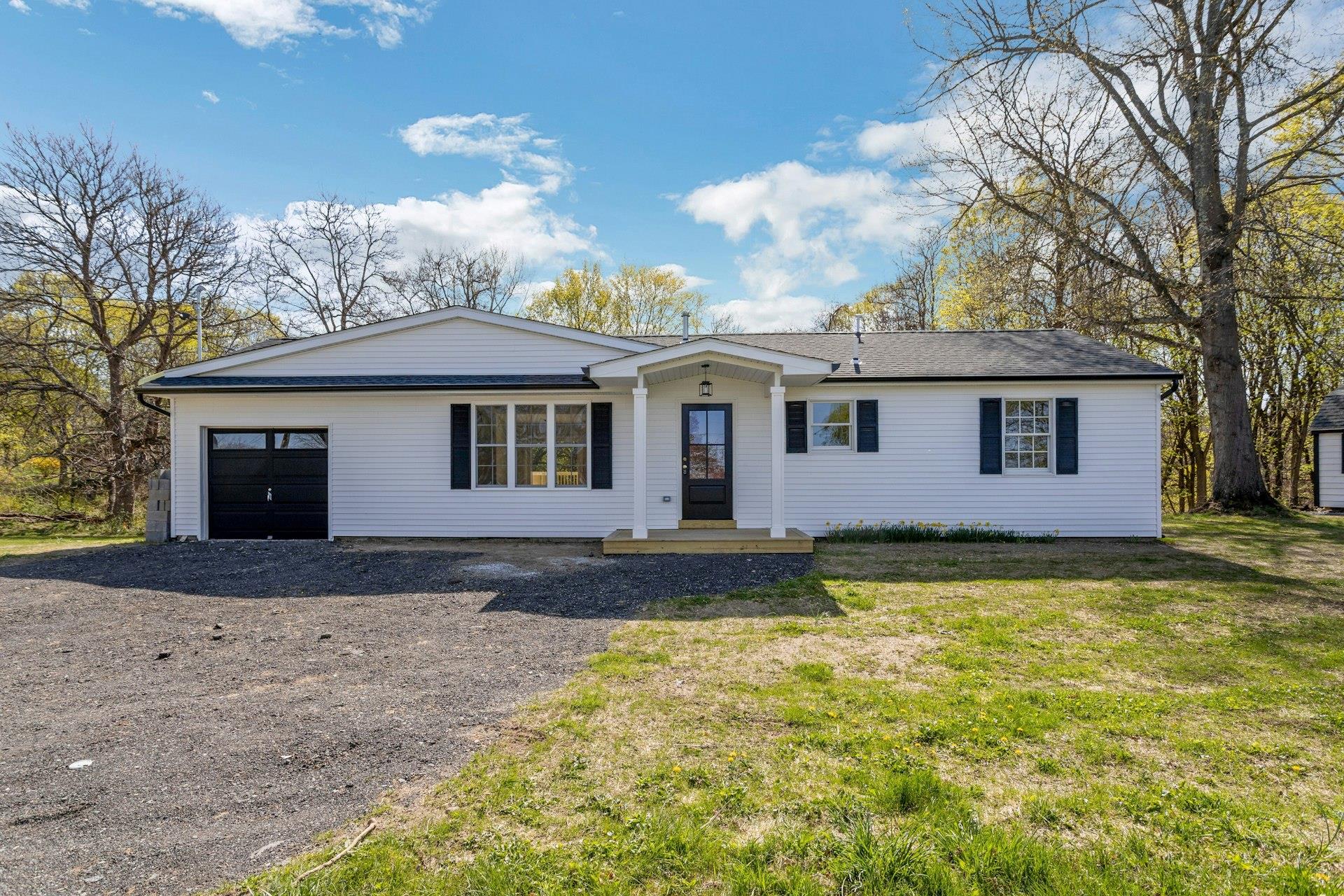 Kent Road, Hopewell Junction, New York - 3 Bedrooms  
2 Bathrooms  
7 Rooms - 