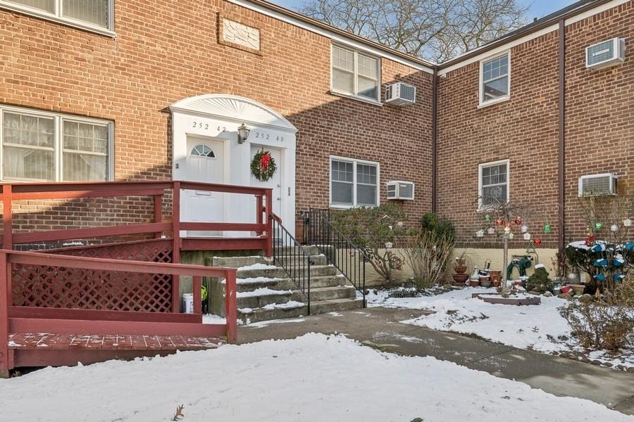 58th Avenue 161, Little Neck, Queens, NY - 2 Bedrooms  
1 Bathrooms - 