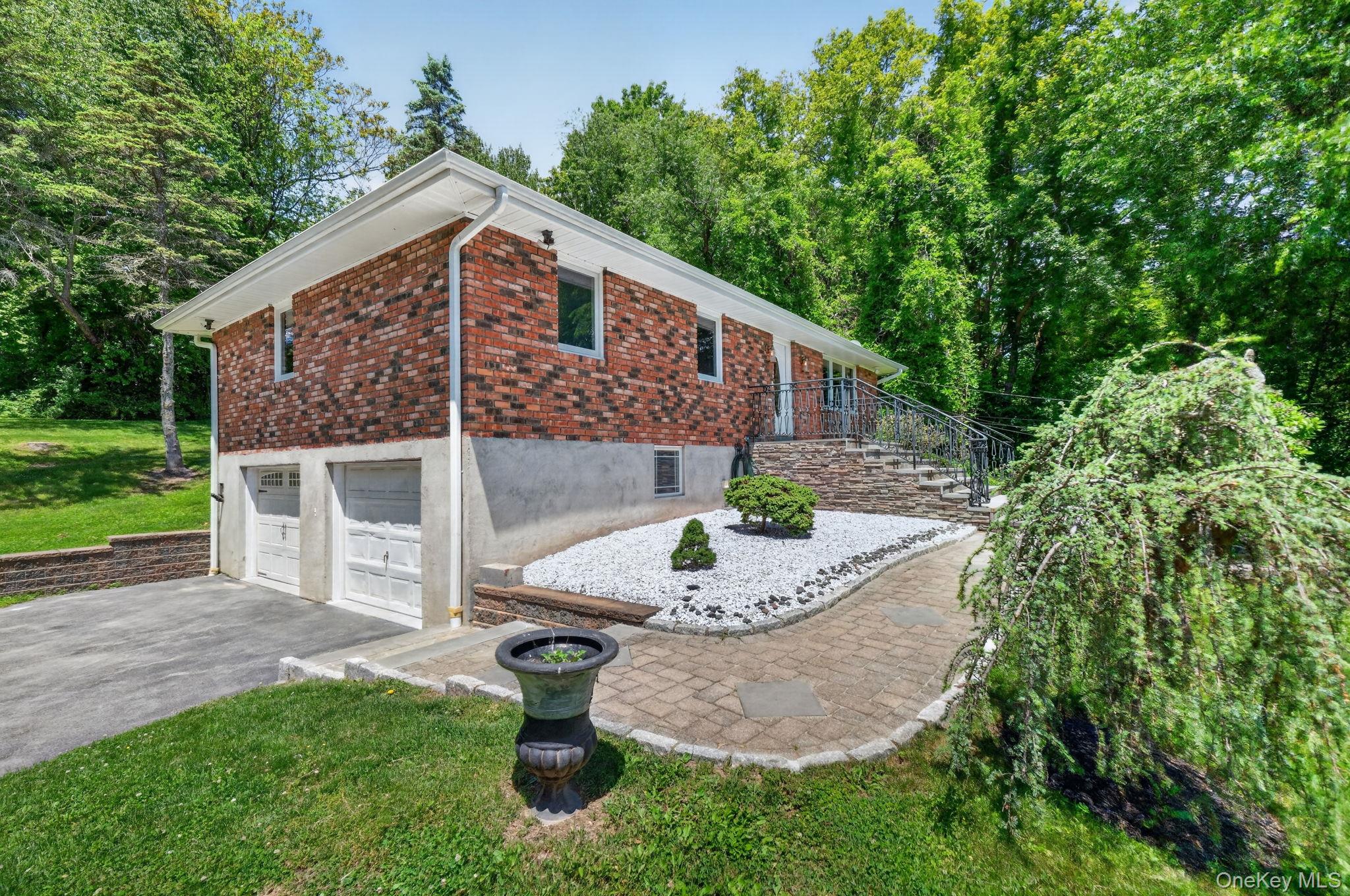 21 Crest Court