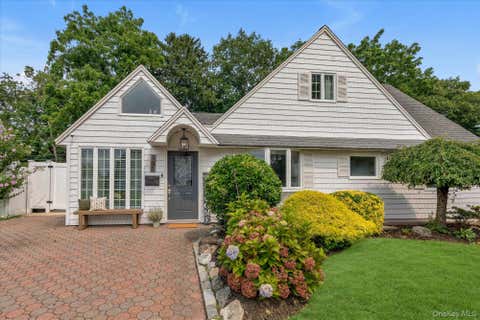 Homes For Sale - 161 Friends Lane<br/> Westbury, NY 11590