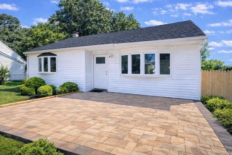 79 Johns Neck Road Shirley NY 11967