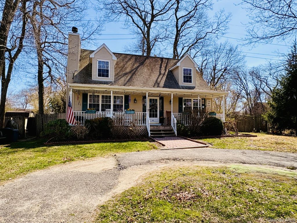 Photo of 142 King Road, Rocky Point, NY 11778 (MLS # 984042)