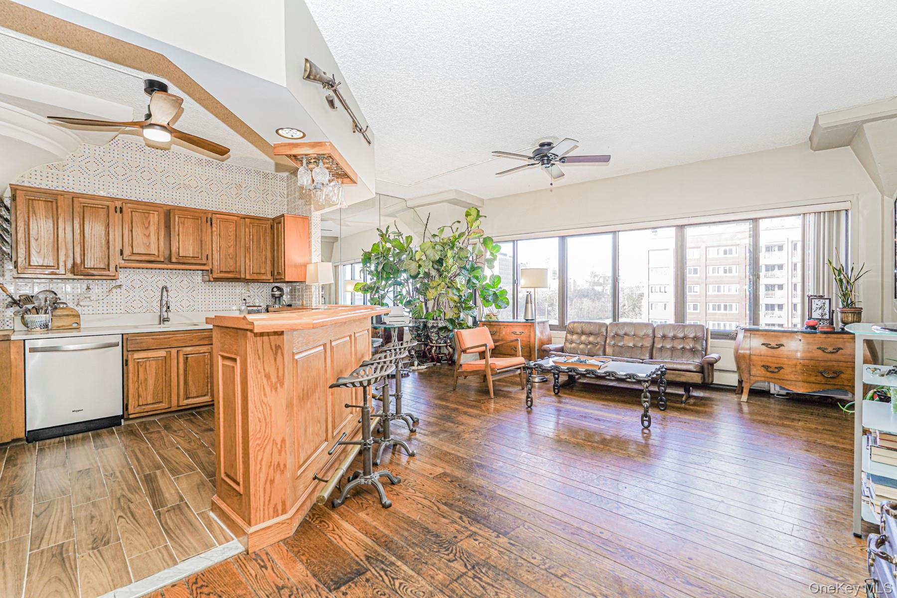 10 Bay Street Landing 5J