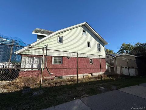 15416 Barclay Avenue Flushing NY 11355