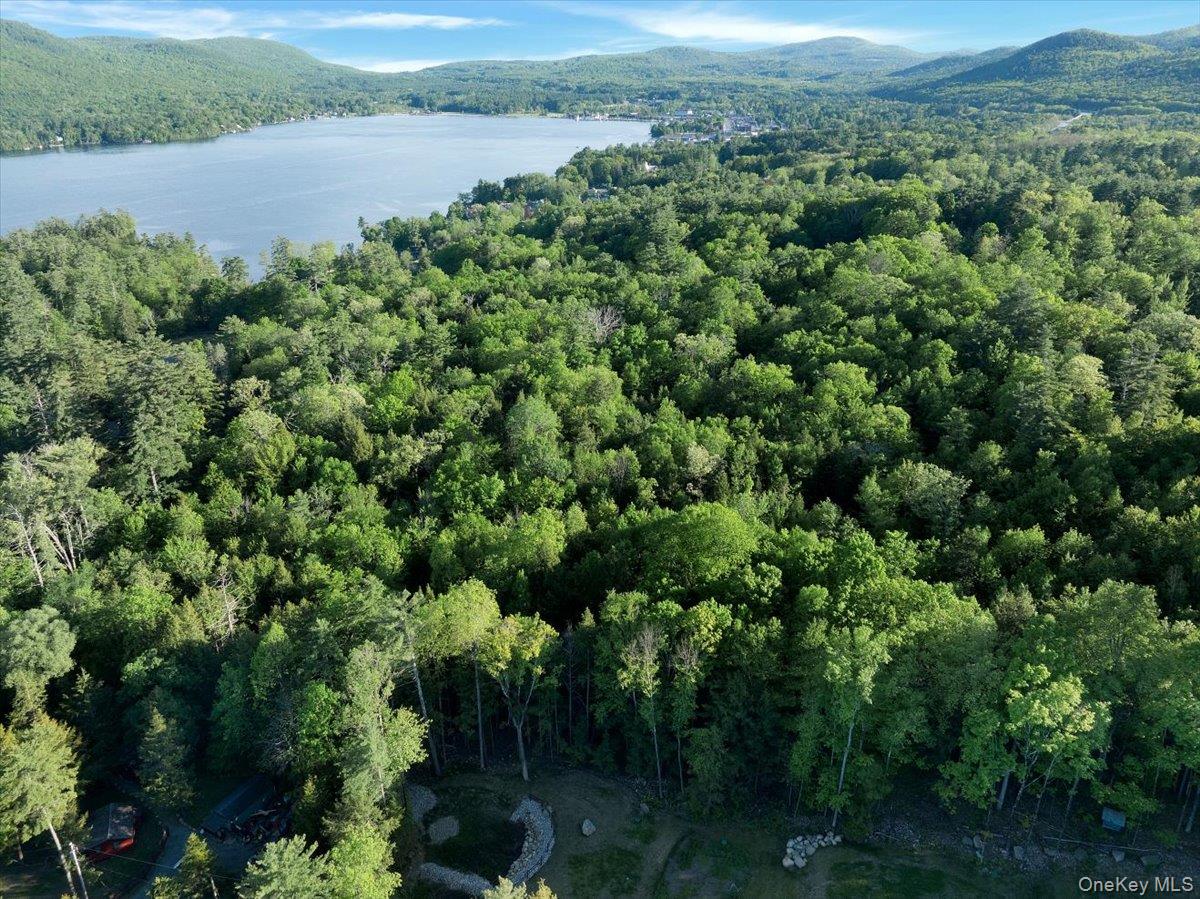 3089 Lakeshore Drive