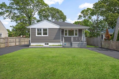 15 Robinwood Drive Mastic Beach NY 11951