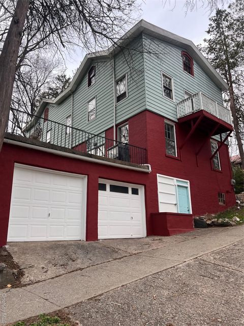 Homes For Sale - 30 Garfield Place<br/> Poughkeepsie, NY 12601