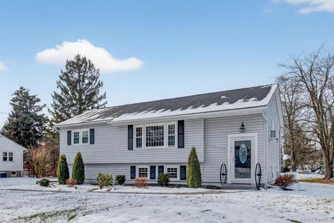 23 Bridle Path Newburgh NY 12550