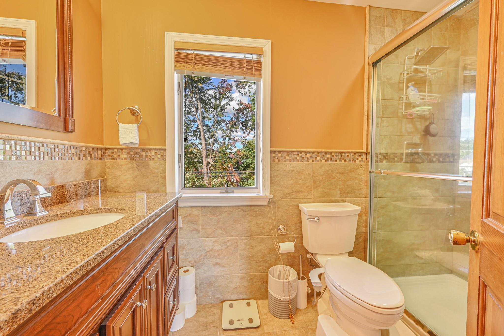 68 Kathleen Drive, Syosset, New York image 18