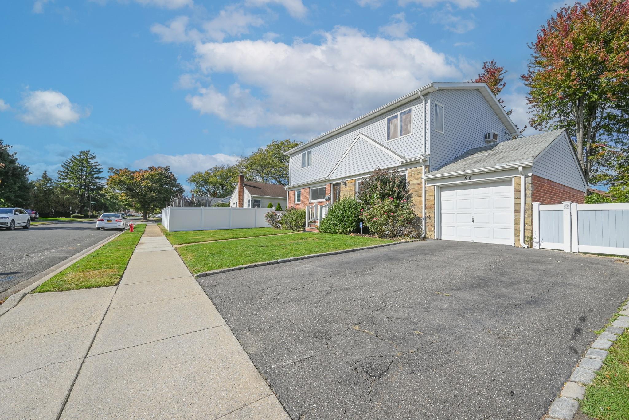 68 Kathleen Drive, Syosset, New York image 3