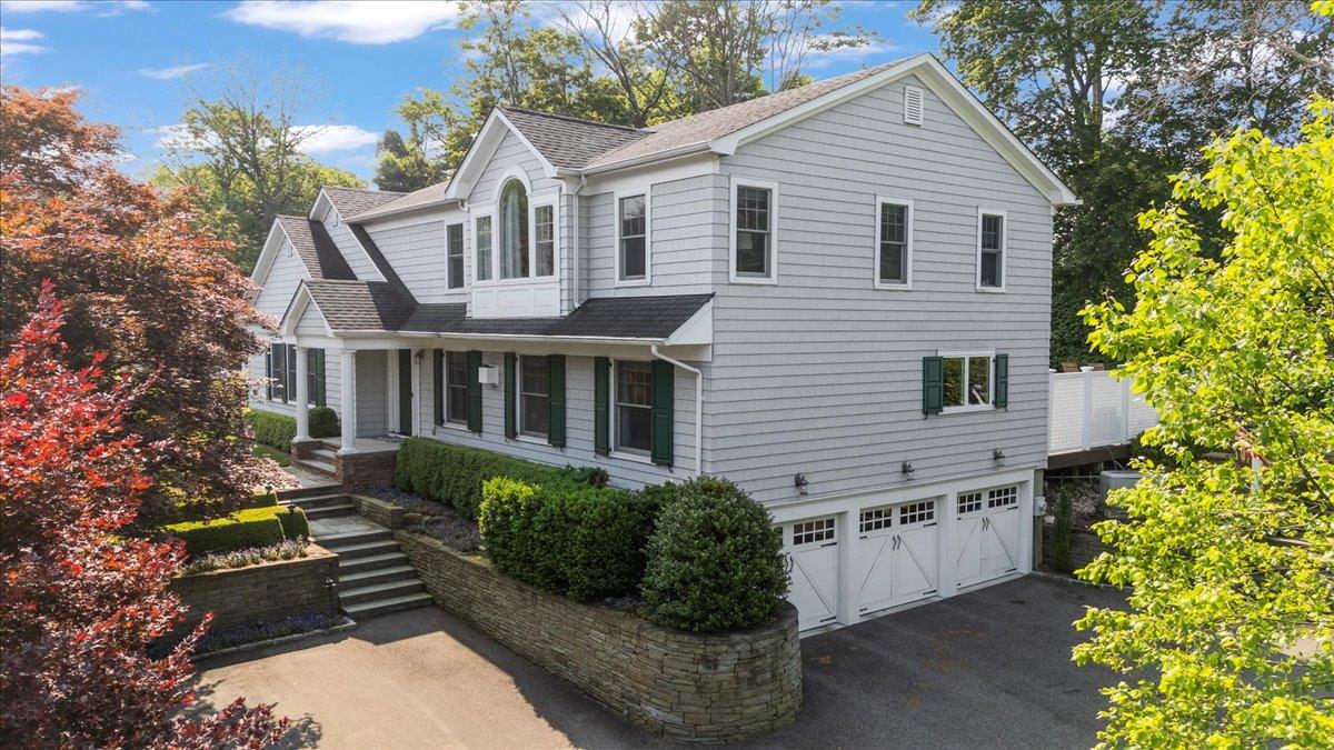 6 Halyard Court