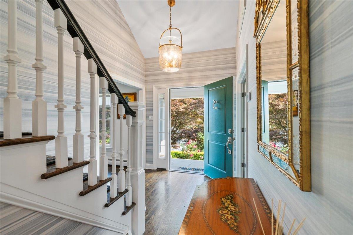 6 Halyard Court