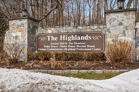 Condo For Sale - 4 Nottingham Circle<br/> Peekskill, NY 10566