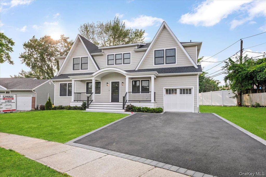 Photo of 4 Haven Lane, Old Bethpage, NY 11804 (MLS # 876772)