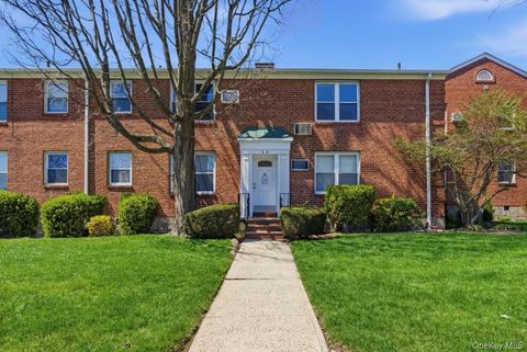 Photo of 36-10 Utopia Parkway Pkwy #E4, Flushing, NY 11358 (MLS # 984988)