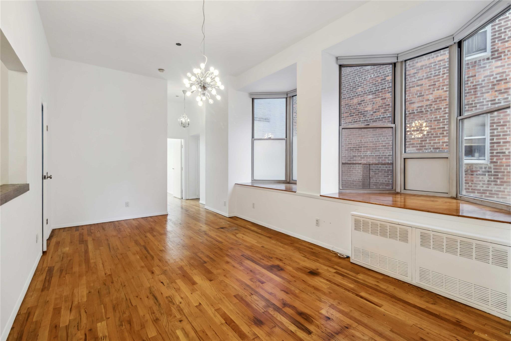 Property for Sale at Woodside Avenue Ave 2U, Woodside, Queens, NY - Bedrooms: 2 
Bathrooms: 1 
Rooms: 4  - $605,000