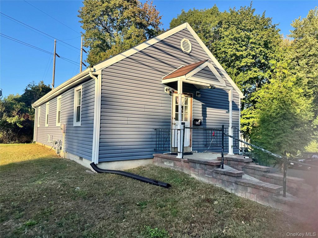 Photo of 438 Route 304, Bardonia, NY 10954 (MLS # 922520)