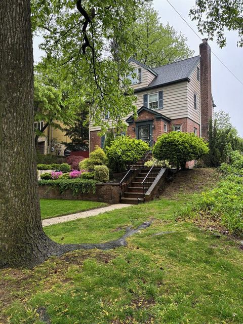 19346 McLaughlin Avenue Holliswood NY 11423