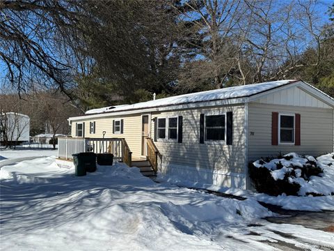 70 Elm Lane Pleasant Valley NY 12569