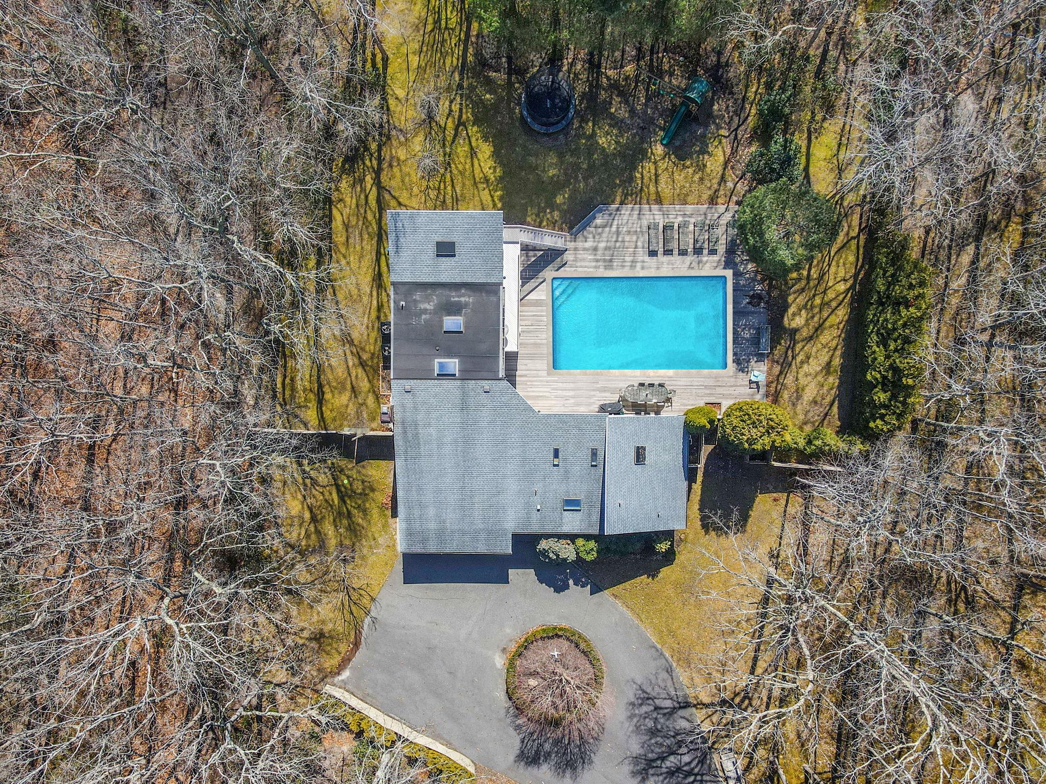 44 W Bob White Drive, Water Mill, Florida image 1