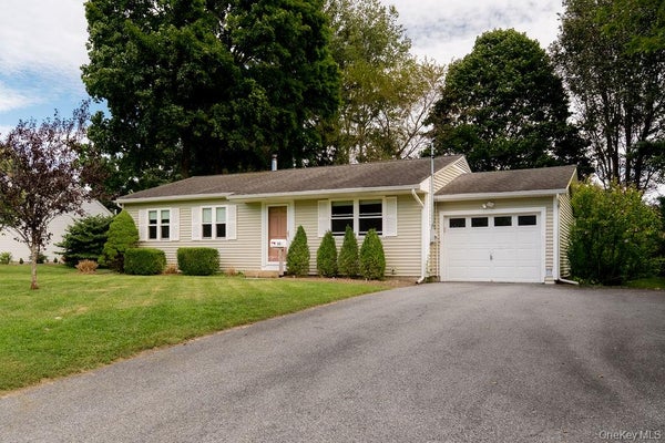 22 TRINITY PL, RHINEBECK, NY 12572 - Image 1ca15e6456a8a54c77e2b2f4181e1b86/3280309134
