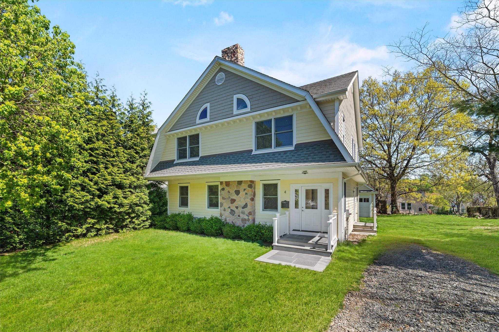 Bogert Avenue, White Plains, New York - 3 Bedrooms  
3 Bathrooms  
9 Rooms - 