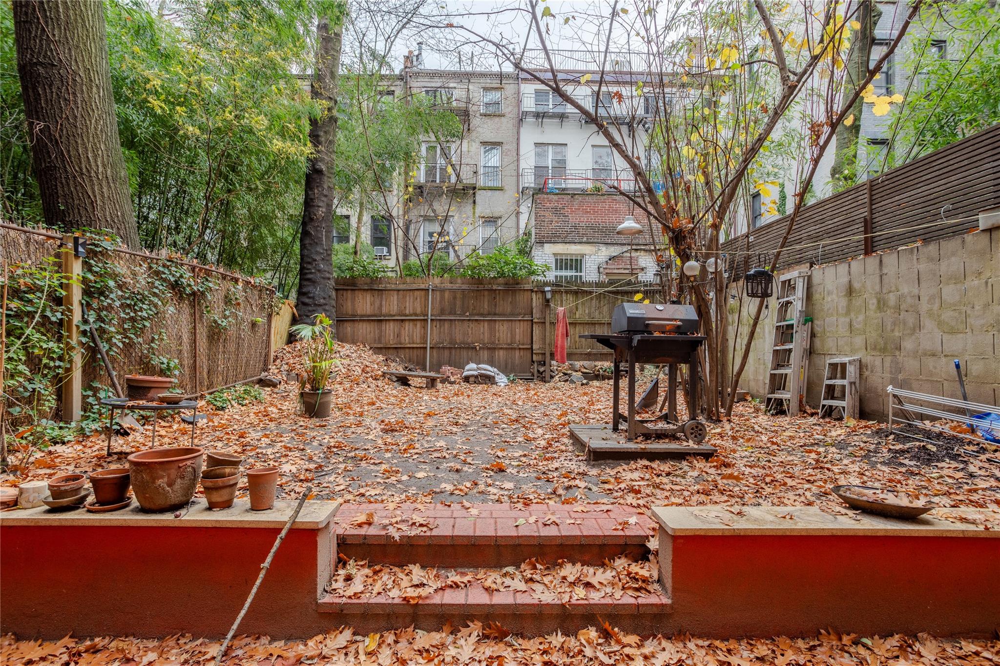 274 E 10th Street