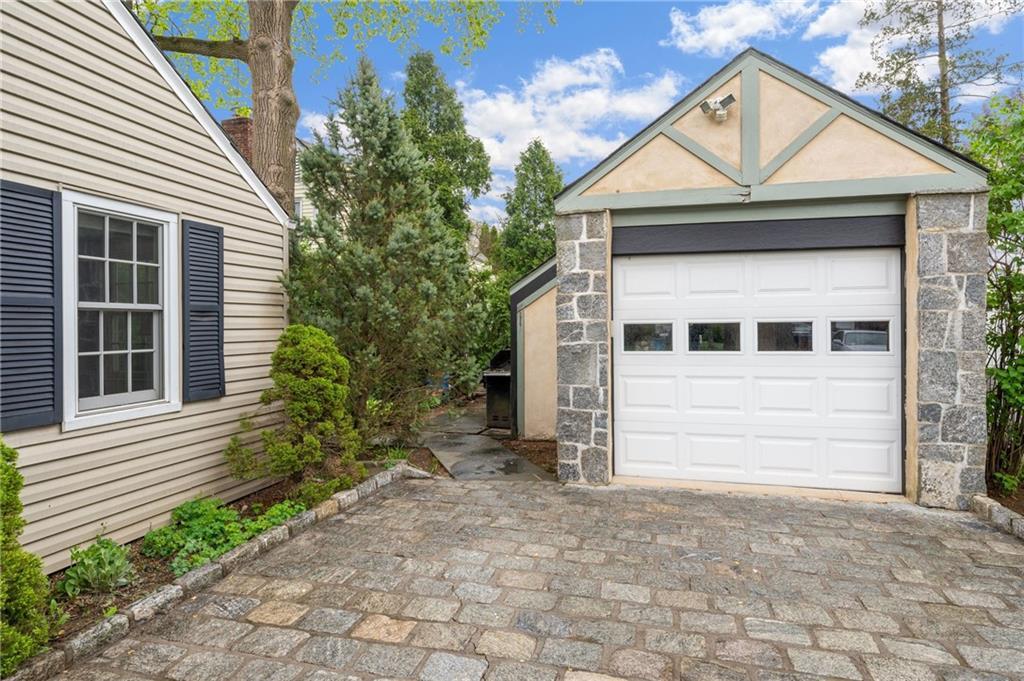 94 Overlook Avenue, Eastchester, New York image 23