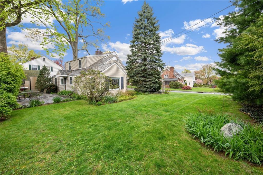 94 Overlook Avenue, Eastchester, New York image 24