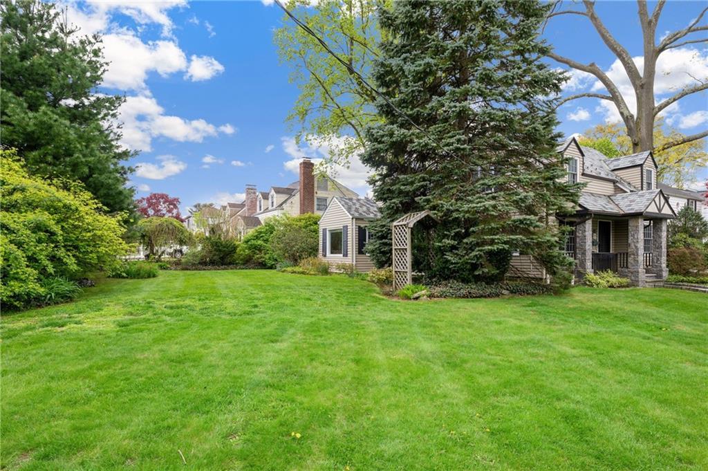 94 Overlook Avenue, Eastchester, New York image 20
