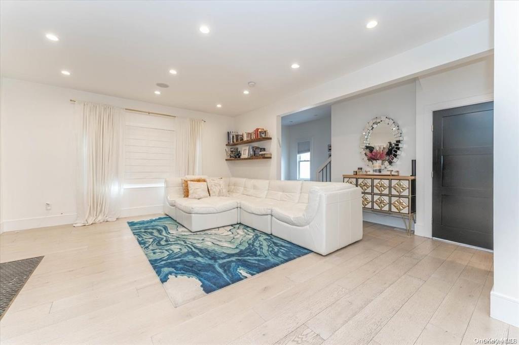 155 W Market Street, Long Beach, New York image 4