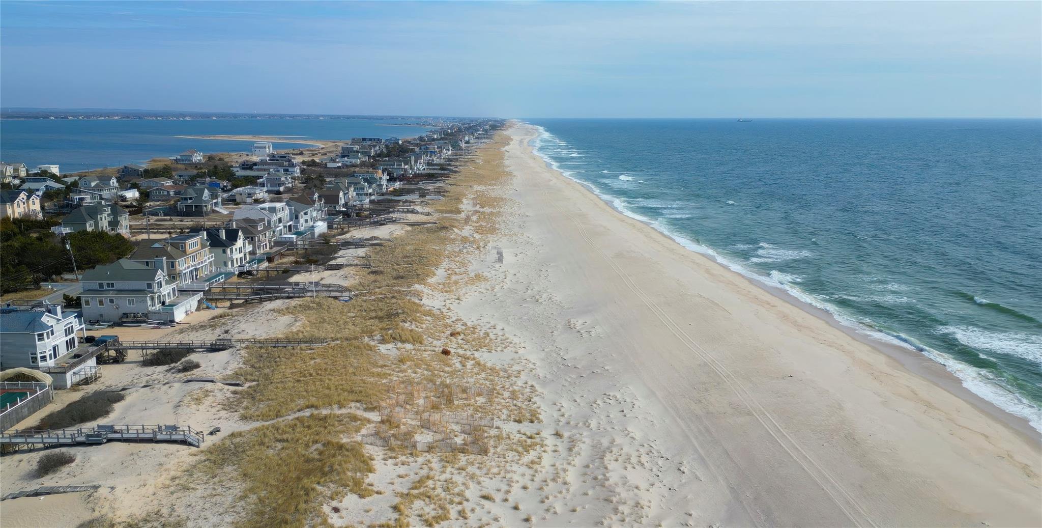 861 Dune Road, Westhampton Beach, New York image 48