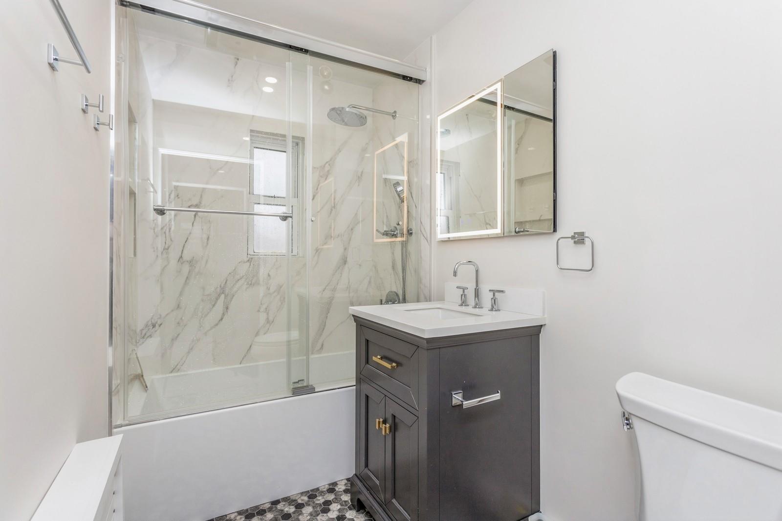 189 Drake Avenue #2A, New Rochelle, New York image 14