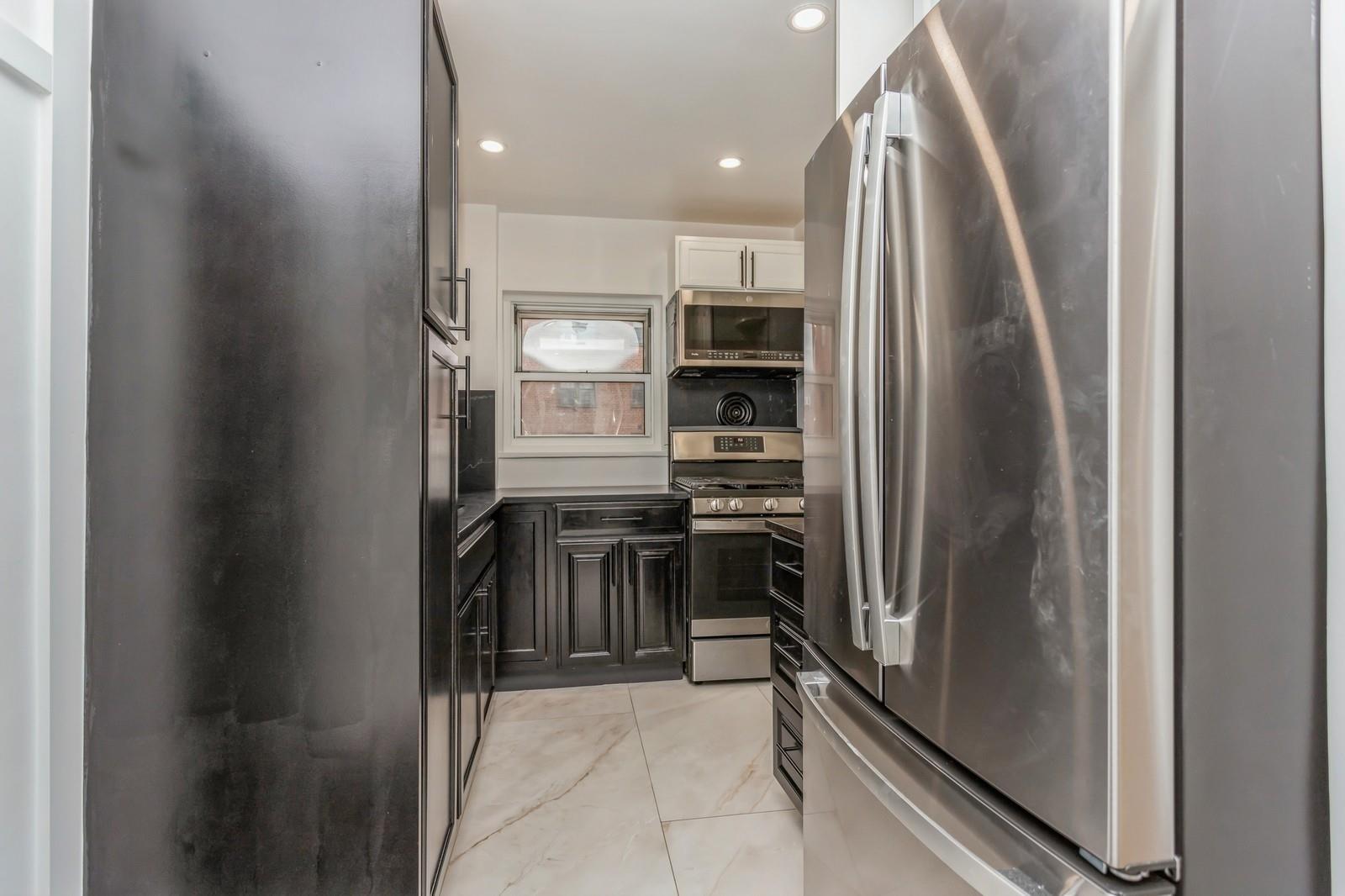 189 Drake Avenue #2A, New Rochelle, New York image 11