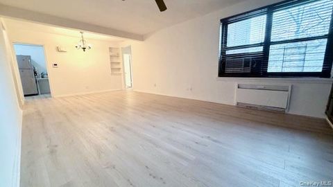 75-08 Bell Boulevard Unit 2J, Bayside, NY 11364 - MLS#: 946590