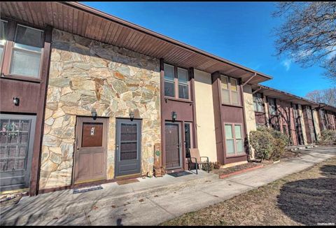 2 Birch Court 2 Selden NY 11784