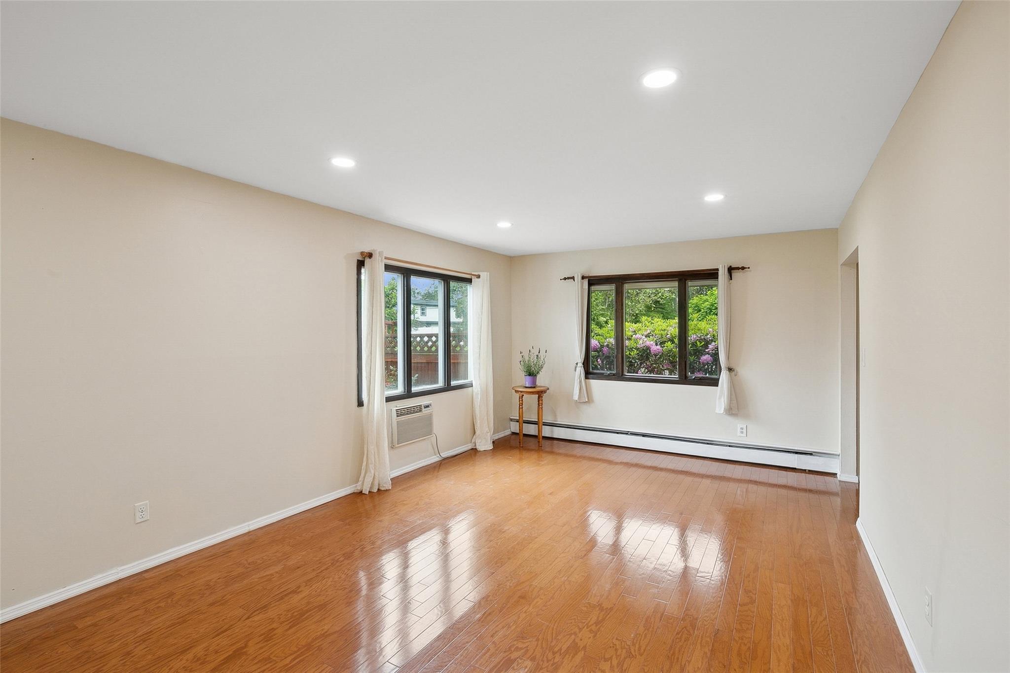 34 Arcadia Drive, Dix Hills, New York image 16