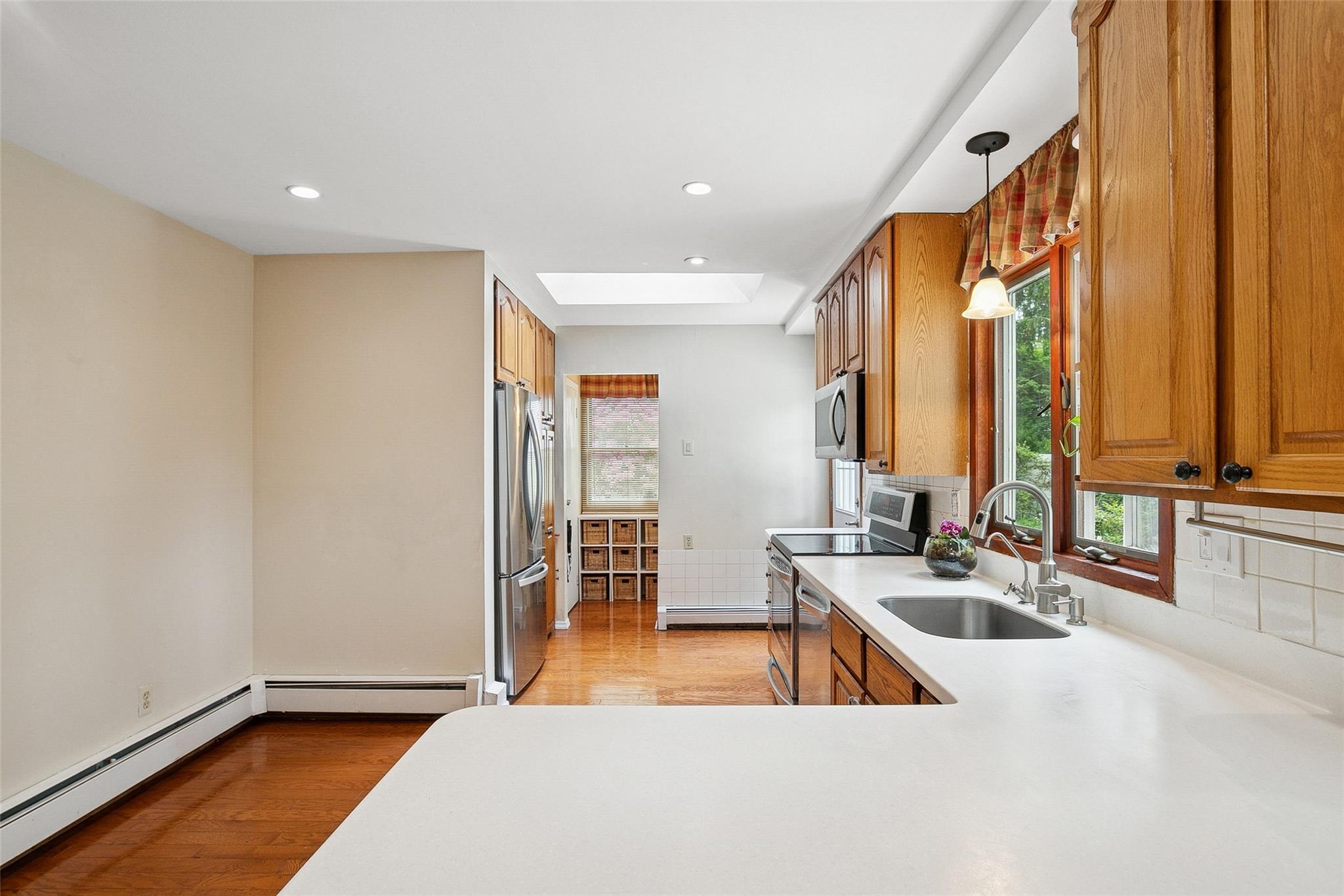 34 Arcadia Drive, Dix Hills, New York image 23