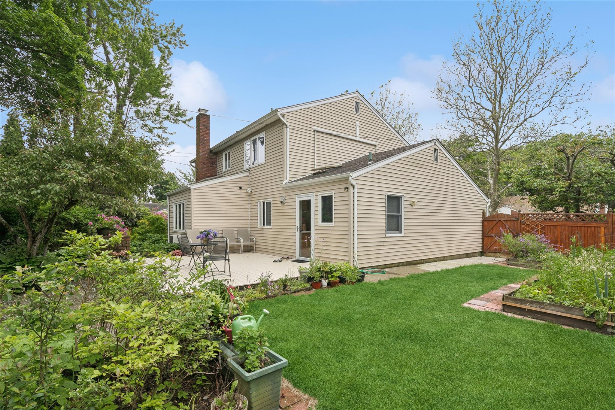 34 Arcadia Drive, Dix Hills, New York image 11