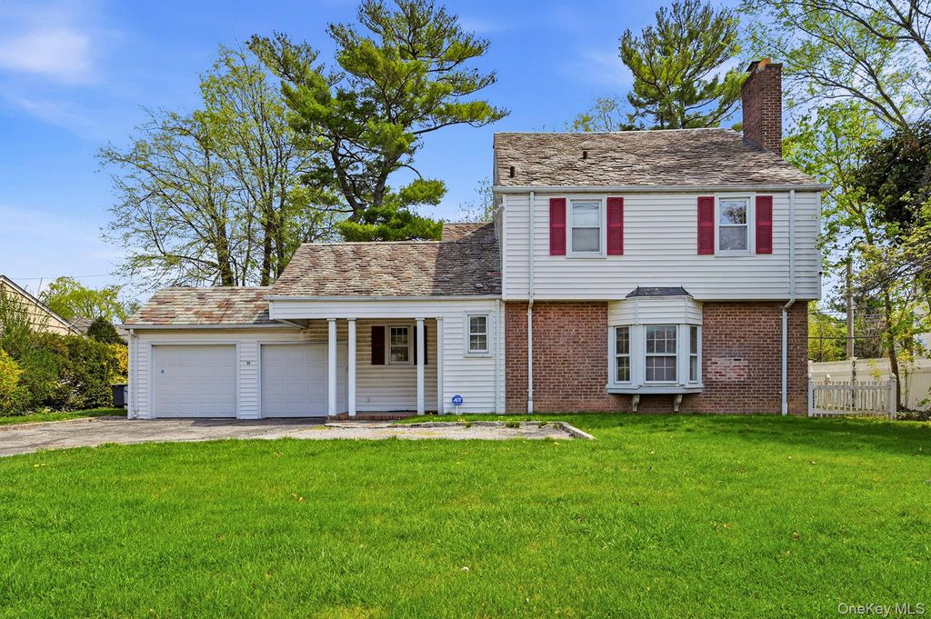 Photo of 91 Port Washington Boulevard, Roslyn, NY 11576 (MLS # 984893)