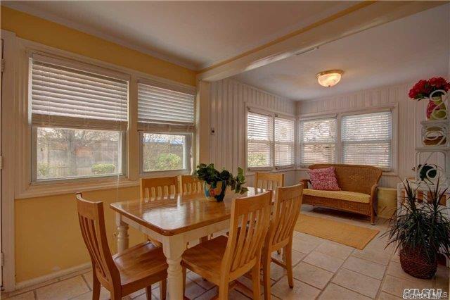 Atlantic Beach, New York 11509, United States, 5 Bedrooms Bedrooms, ,3 BathroomsBathrooms,Residential,Active,252588