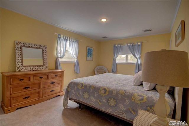 Atlantic Beach, New York 11509, United States, 5 Bedrooms Bedrooms, ,3 BathroomsBathrooms,Residential,Active,252588