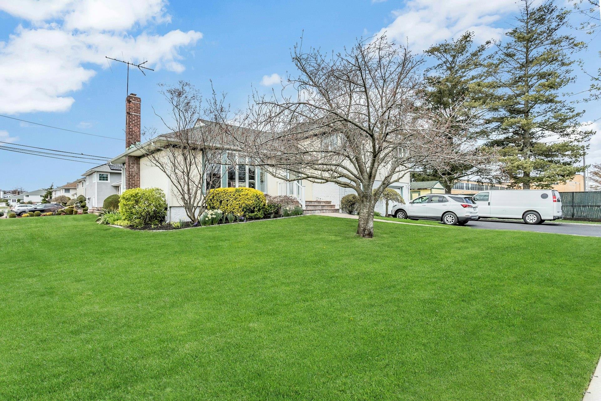 239 Wyngate Drive, Massapequa, New York image 2