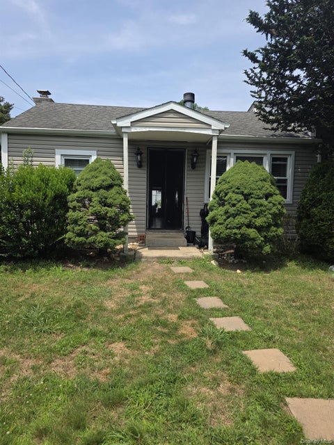 Homes For Rent - 23 Seaman Neck Road<br/> Dix Hills, NY 11746
