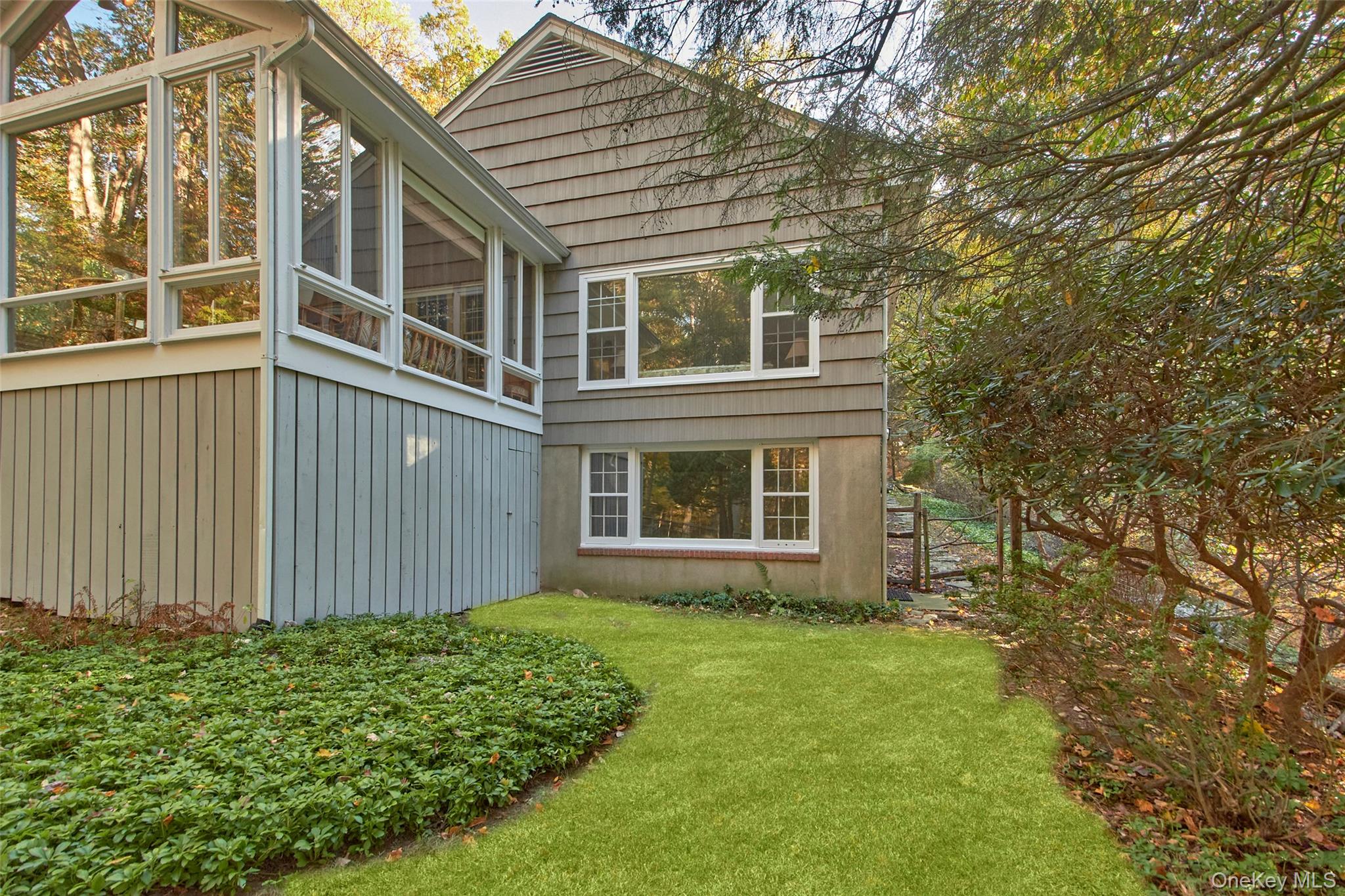 Chappaqua, New York 10514, United States, 3 Bedrooms Bedrooms, ,2 BathroomsBathrooms,Residential,Active,227403