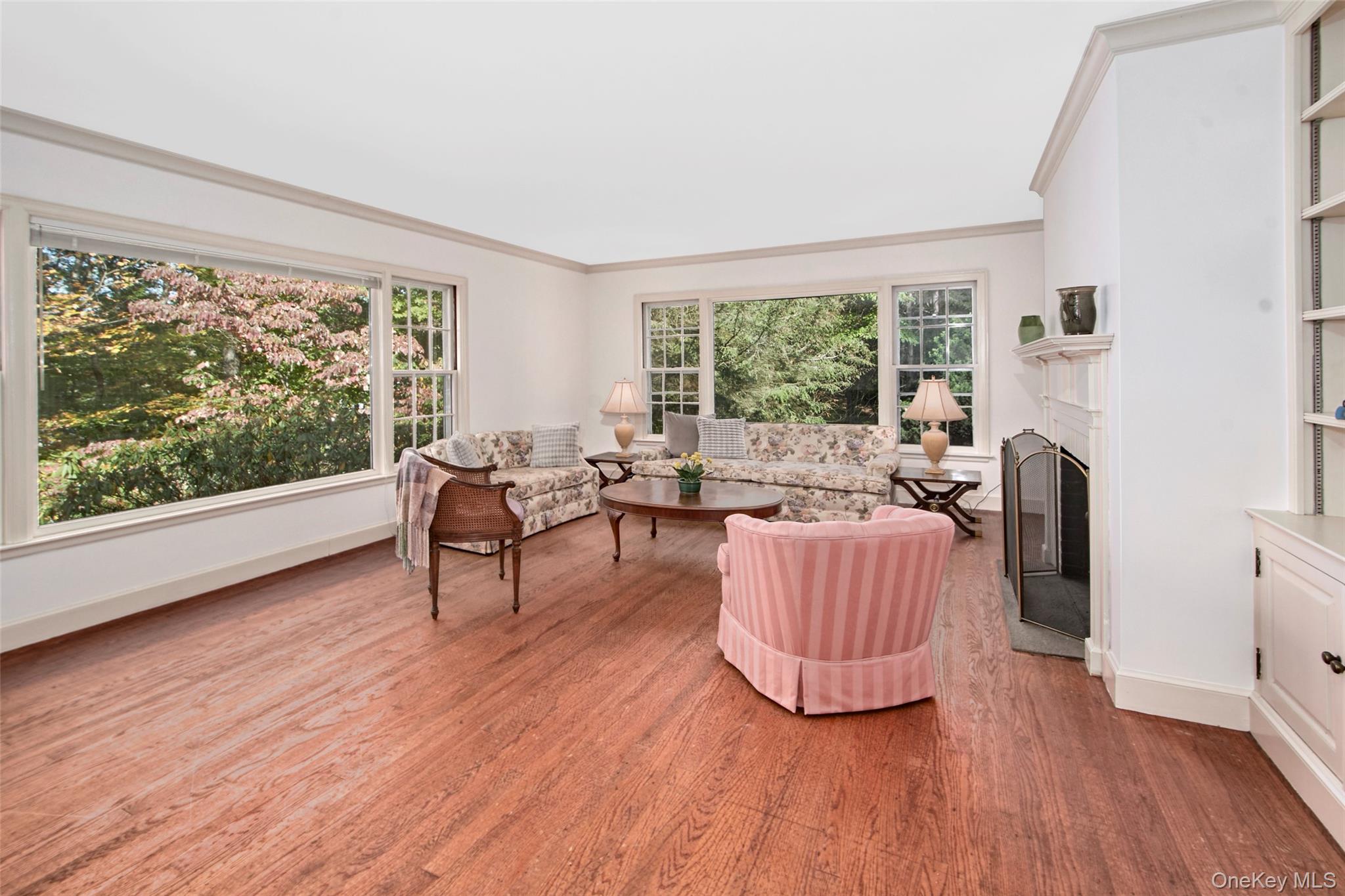 Chappaqua, New York 10514, United States, 3 Bedrooms Bedrooms, ,2 BathroomsBathrooms,Residential,Active,227403