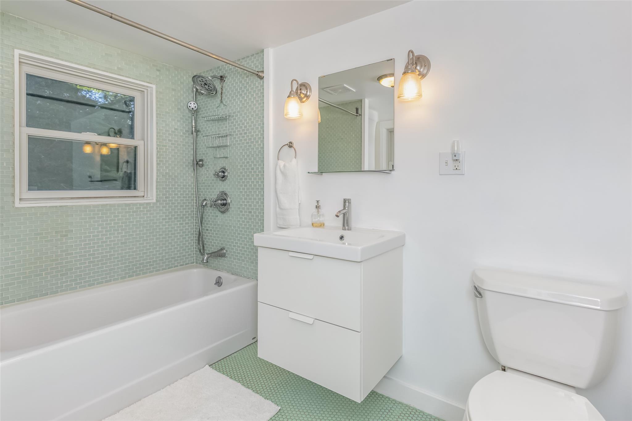 Accord, New York 12404, United States, 2 Bedrooms Bedrooms, ,2 BathroomsBathrooms,Residential,Active,179136