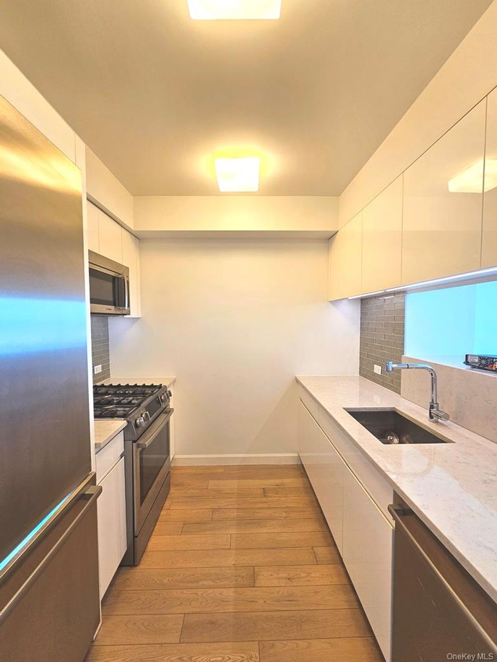 Photo of 138-35 39th Avenue #12L, Flushing, NY 11354 (MLS # 946814)