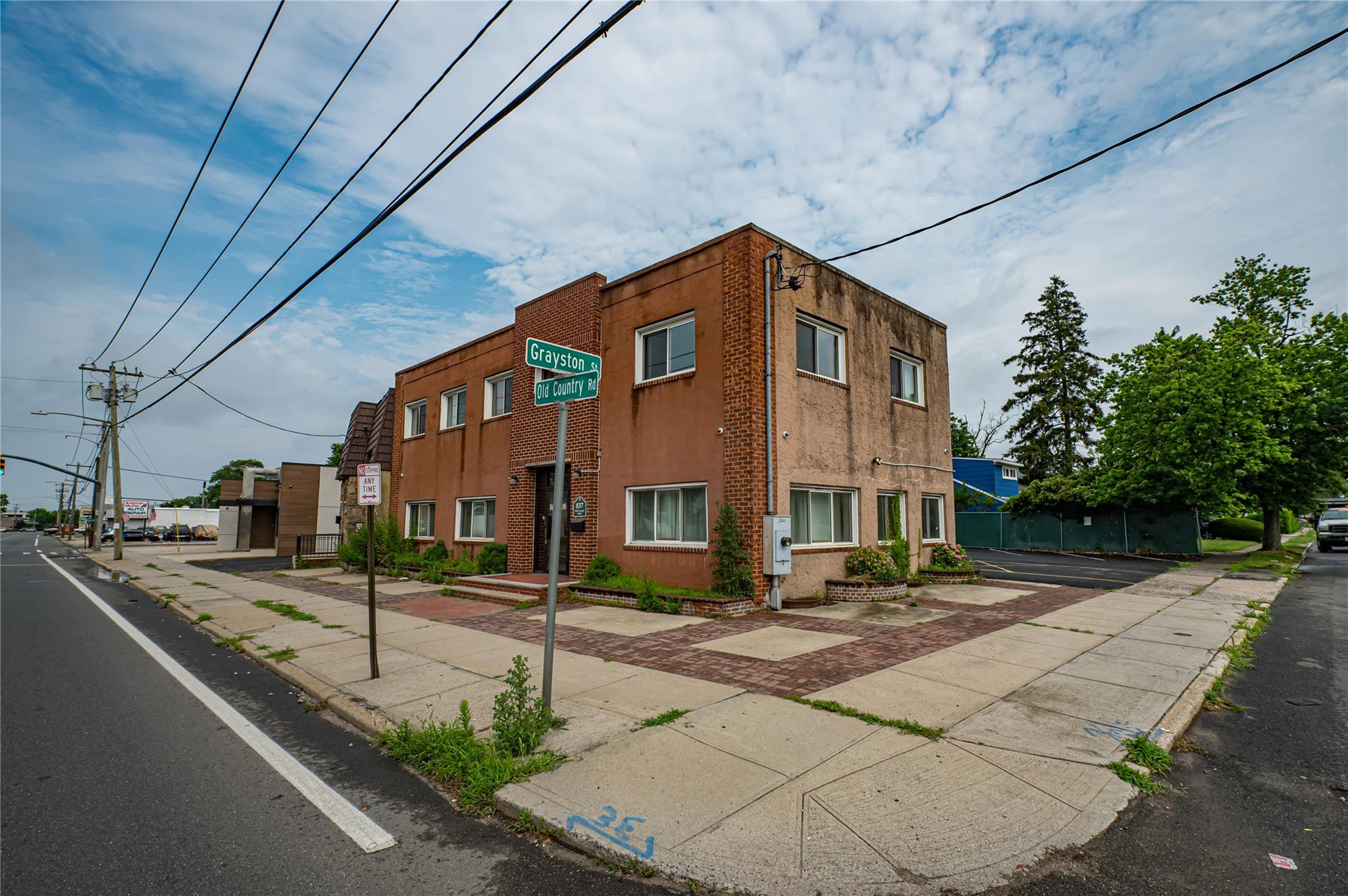 837 Old Country Road