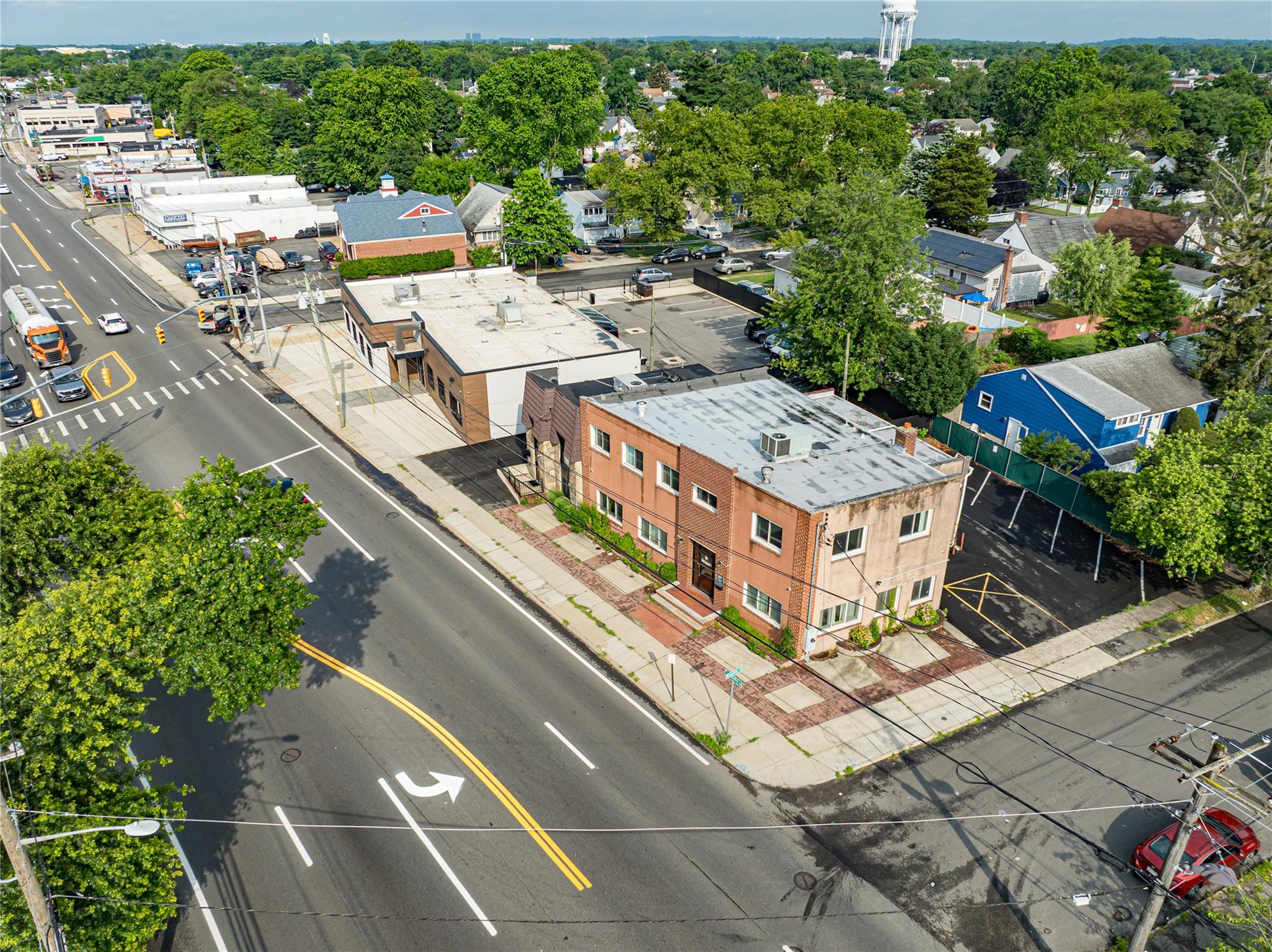 837 Old Country Road